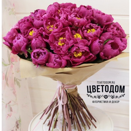 Букет из пионов
