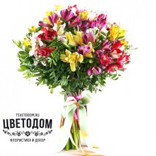 Букет с альстромерией