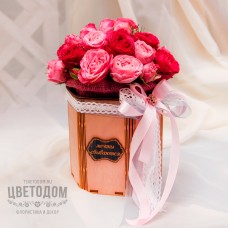 Шляпная коробка с пионовидной розой